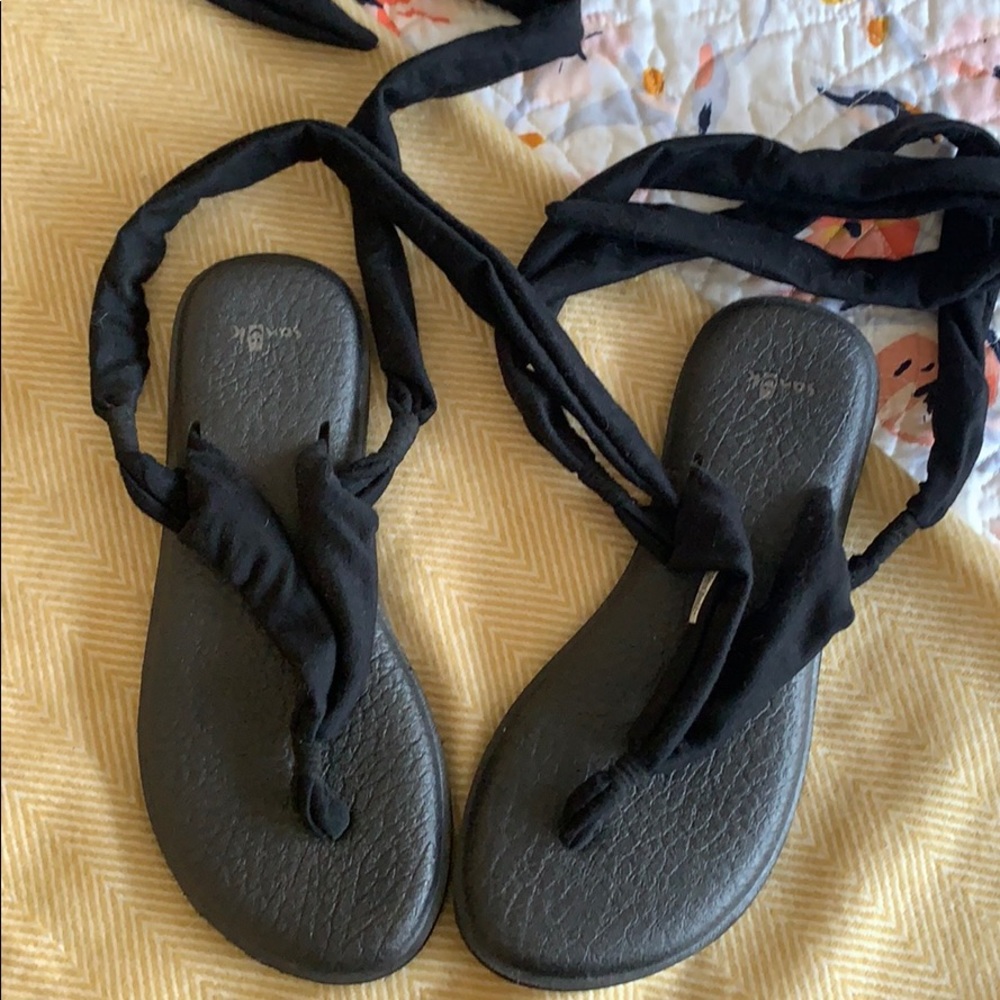Saunuk tie up sandals